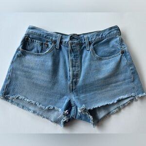 Levi’s button fly women’s denim shorts size 31